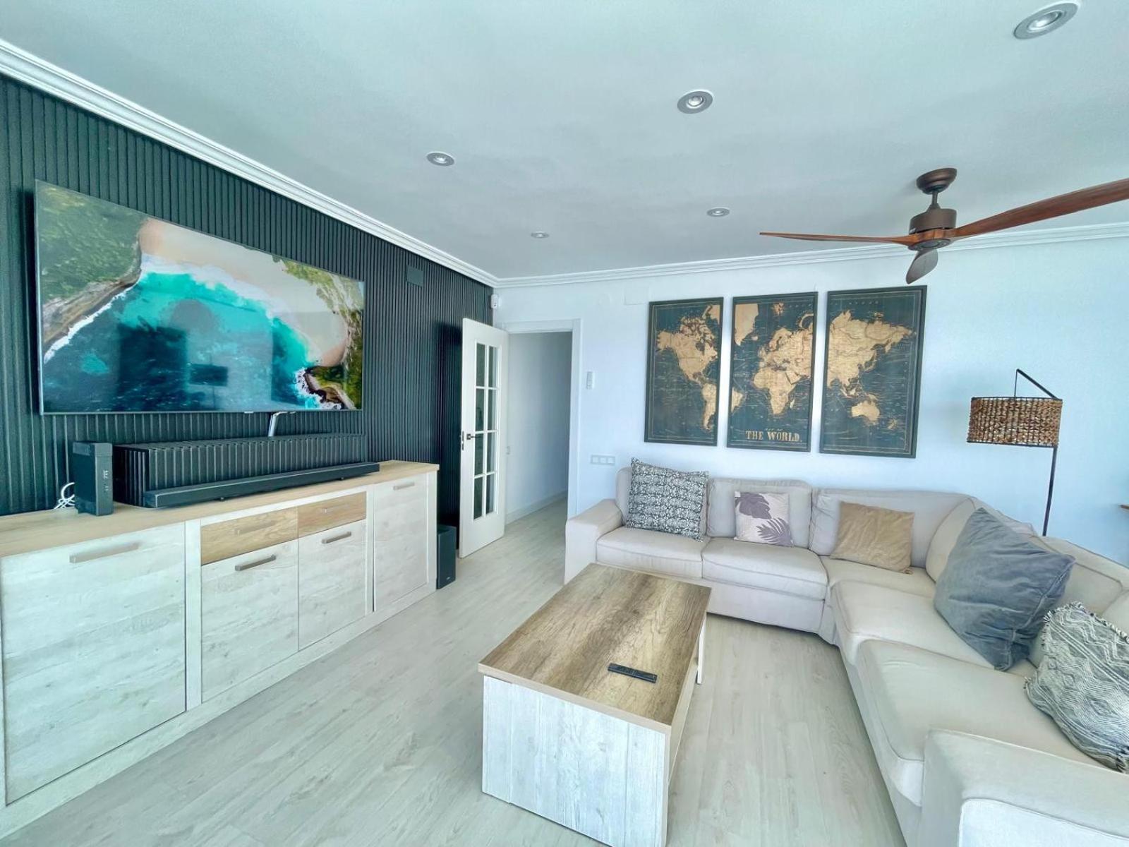 Emalco Seafront Modern Apartment